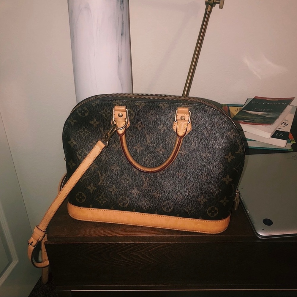 Authentic Louis Vuitton vintage alma monogram